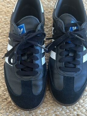 Womans Adidas OG Samba size 8